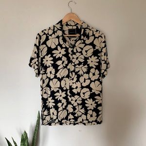 Modern floral print Hawaiian camp shirt